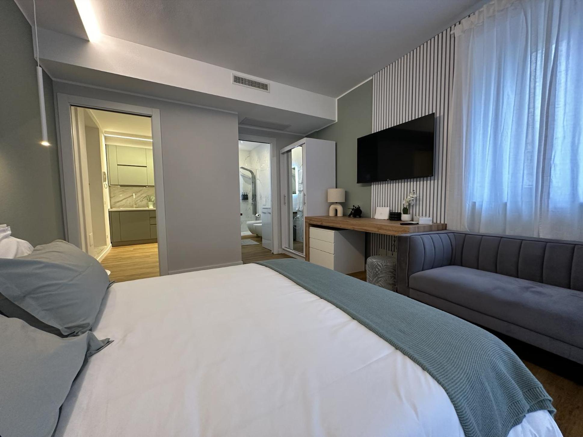 The Captain'S Apartments Sirocco - City Center Leonardo Academy Sesto Calende Bagian luar foto