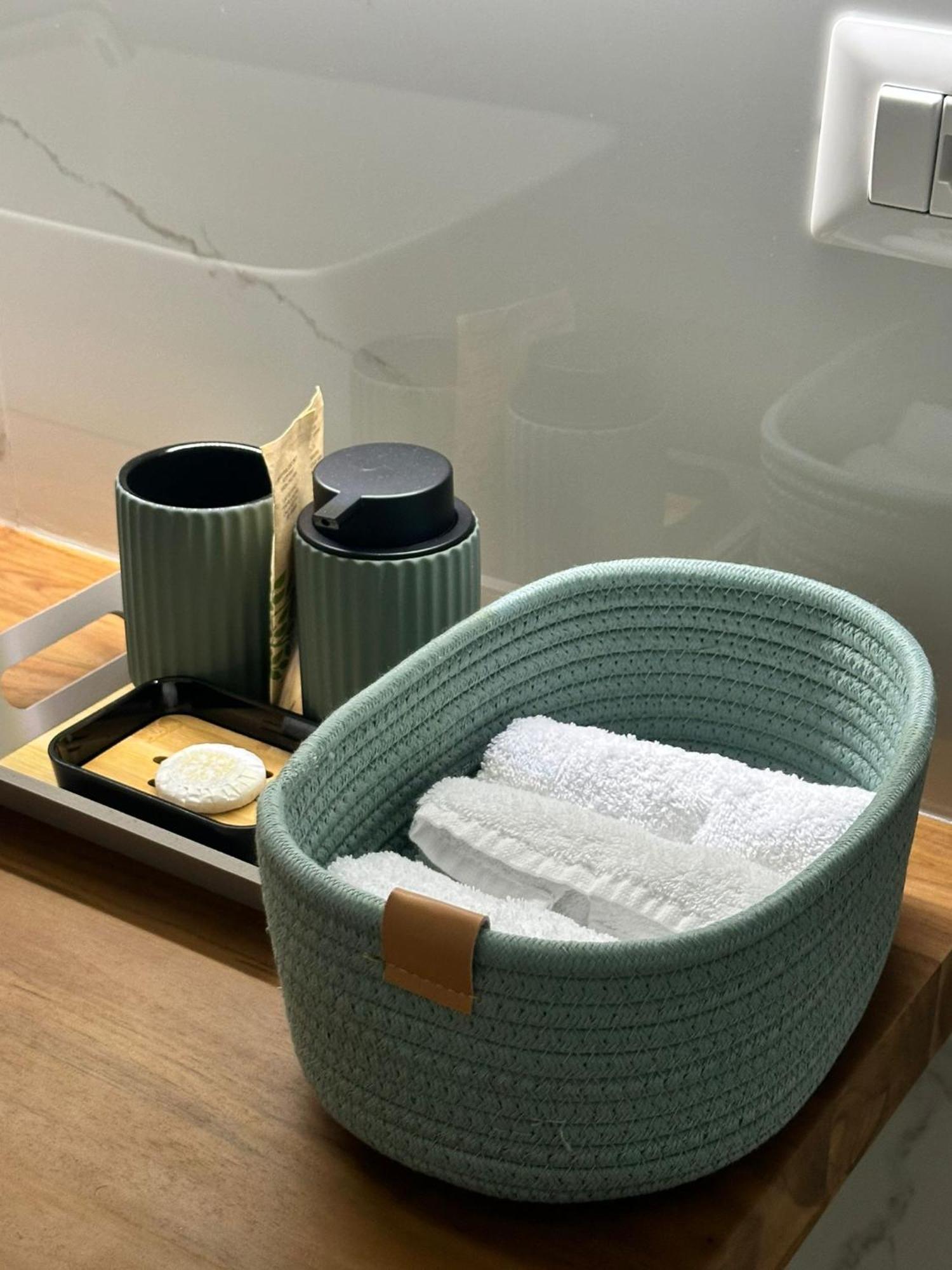 The Captain'S Apartments Sirocco - City Center Leonardo Academy Sesto Calende Bagian luar foto